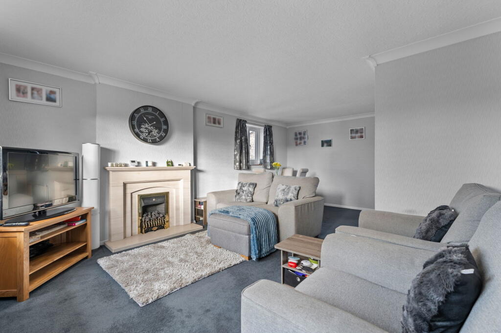 Parkhead Close, Royston, Barnsley, S71 4LT photo 2