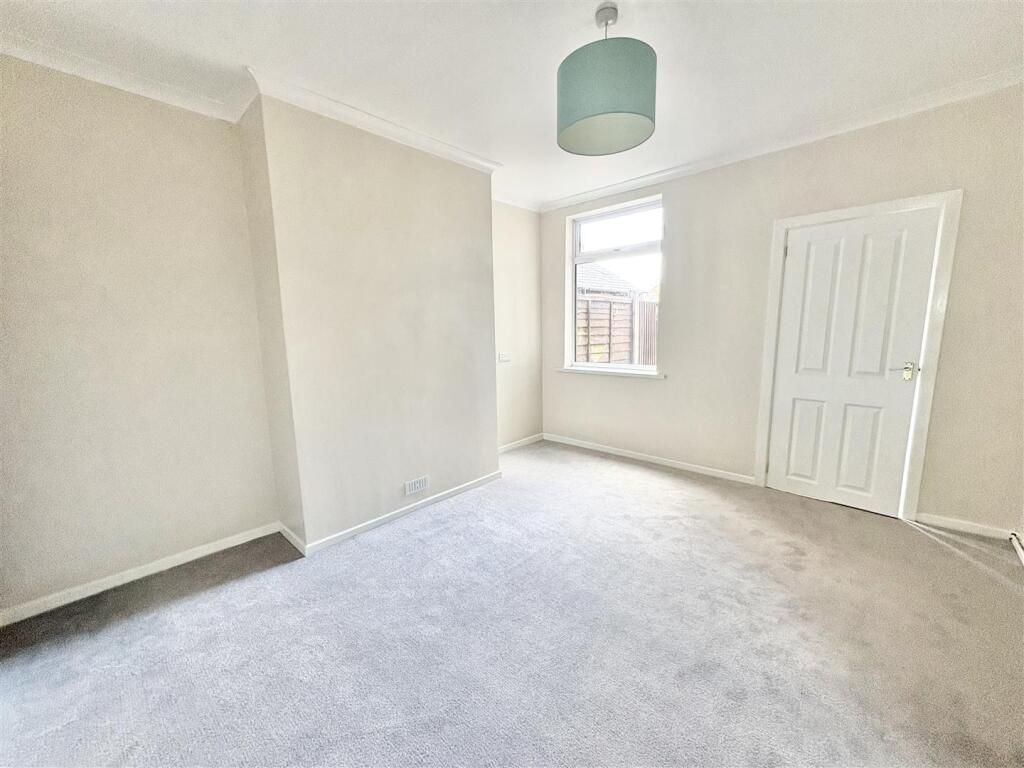 House in Nottingham - View 5