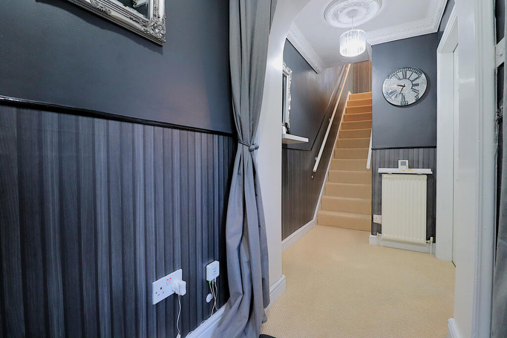 Cross Lane, Royston Barnsley, S71 - View 2