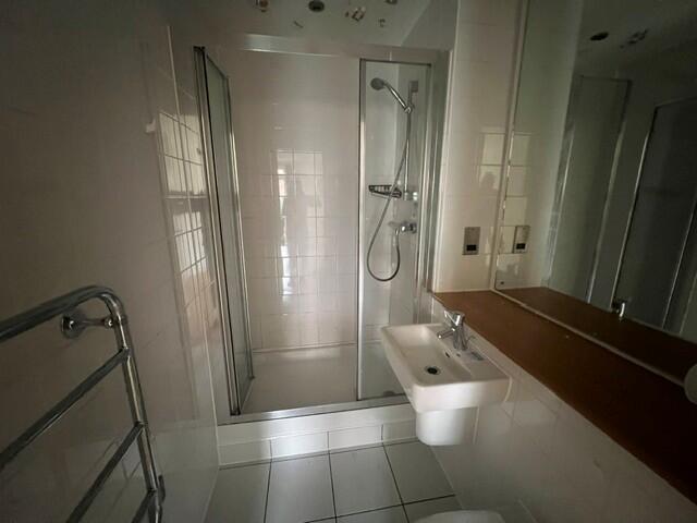 Apartment in Manchester - More