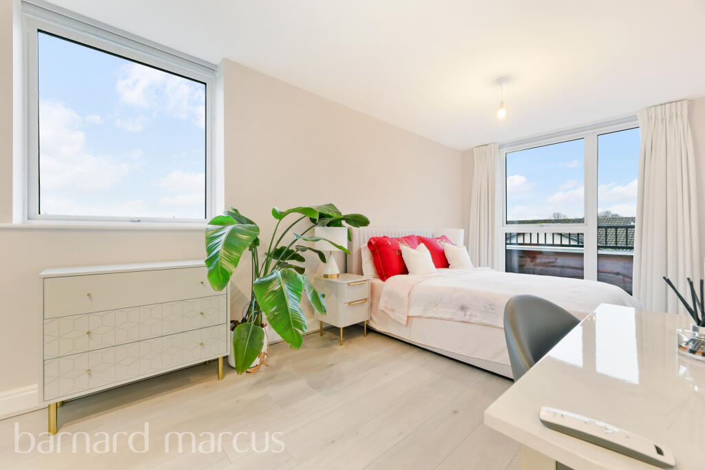 Apartment in Kingston upon Thames - View 4