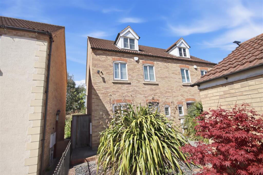 Main image of property: Sandringham Close, Chesterfield