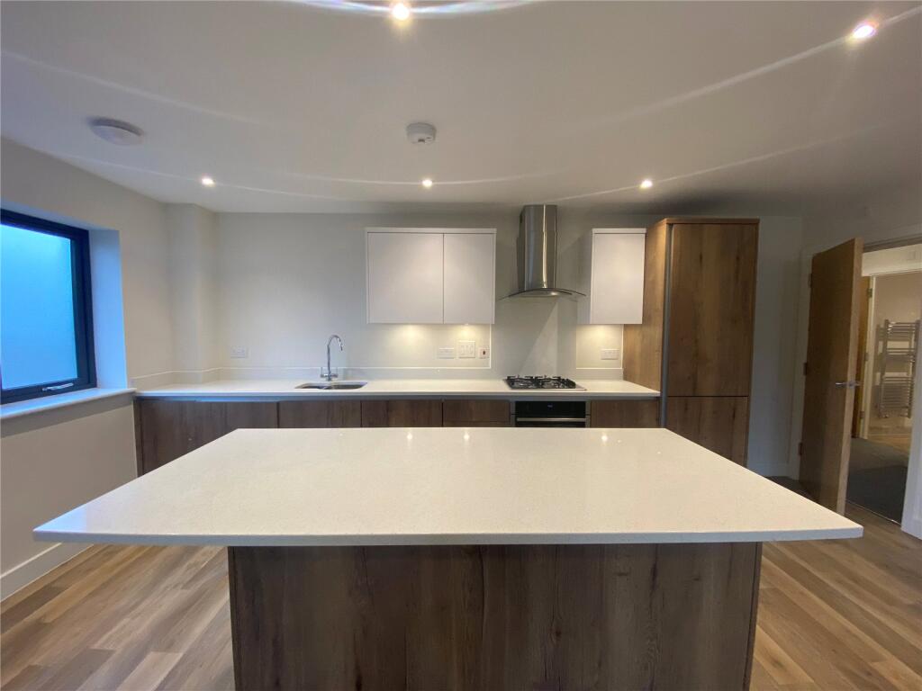 Apartment in Eastleigh, Newtown - View 4