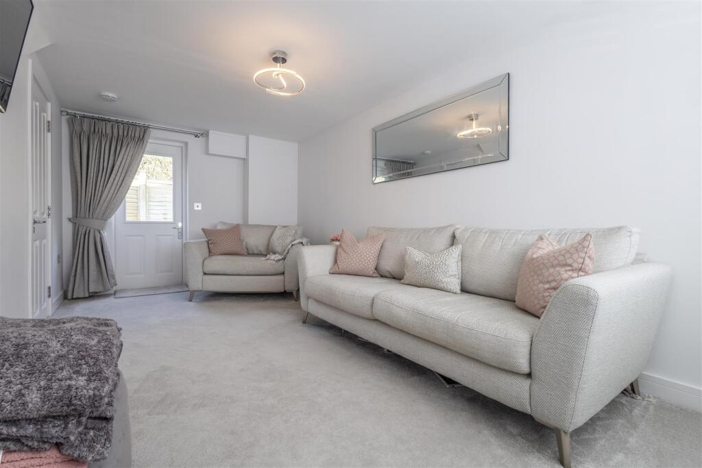 House in Tewkesbury, Wheatpieces - View 4