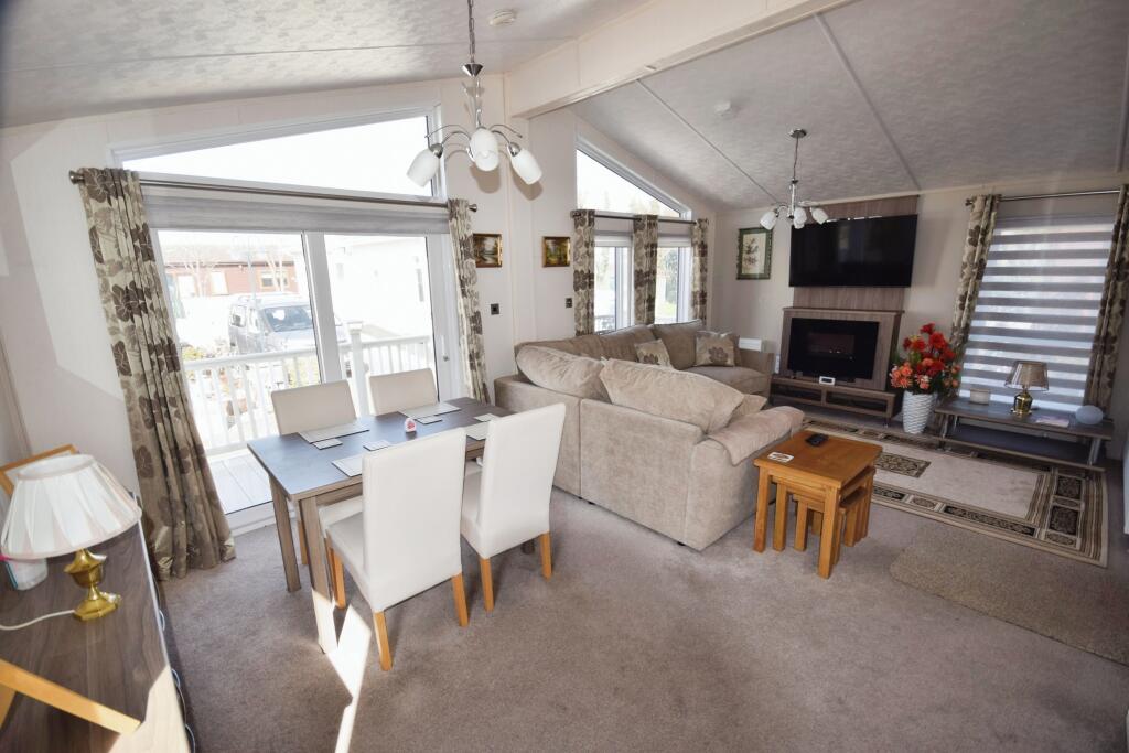 Pear Tree Manor, Wainfleet Bank, PE24 photo 4