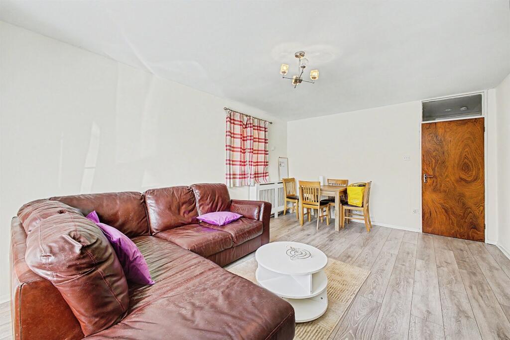 Apartment in Northampton - View 3