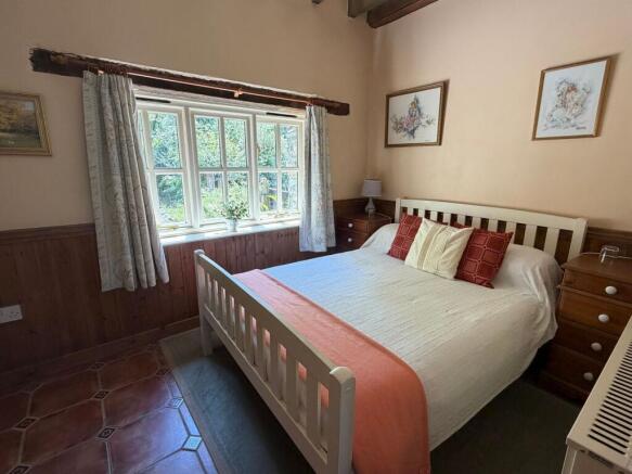 The Cottage - bedroom