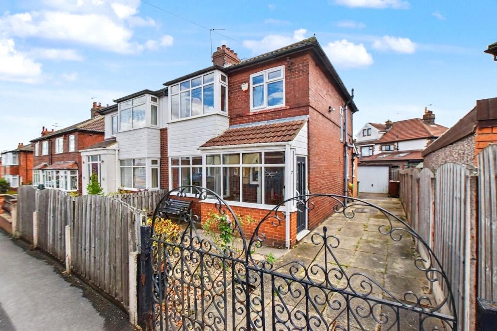 3-bed semi-detached on Merton Drive, Farsley, Pudsey, West Yorkshire, £275,000