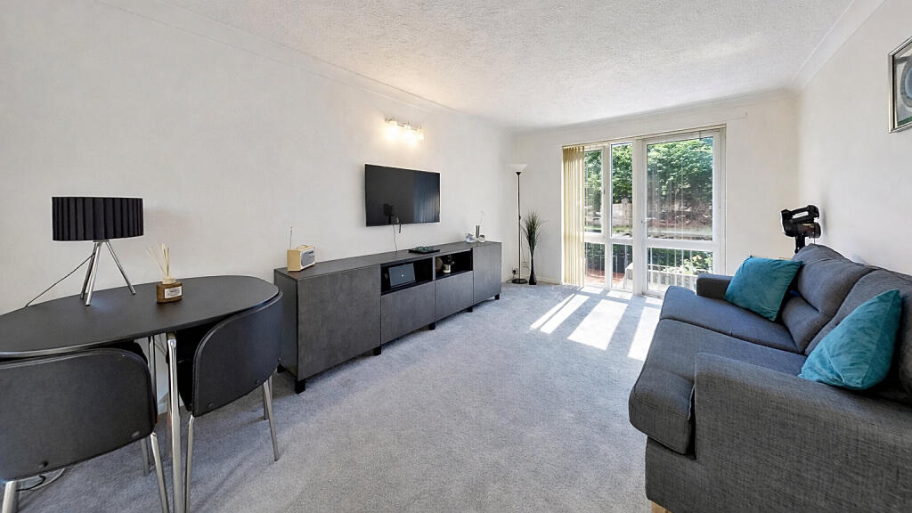Oakland Court, Kings Road, Herne Bay, CT6 5RL photo 2