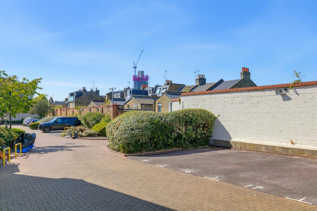 Apartment in London - View 2