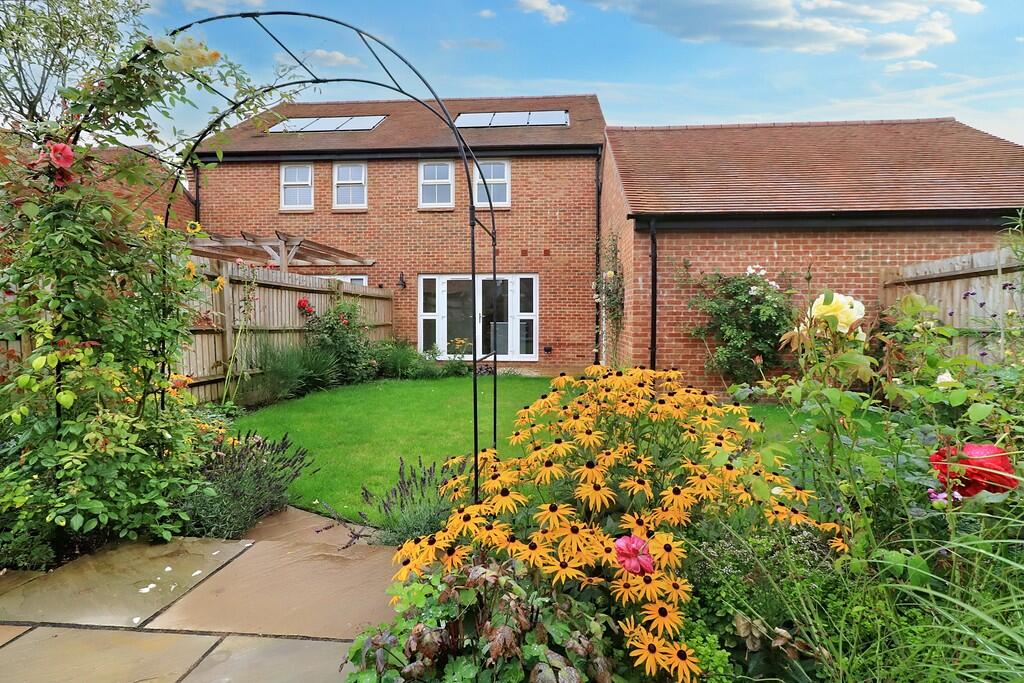 Main image of property: Bosworth Gardens, Bishops Waltham, Southampton