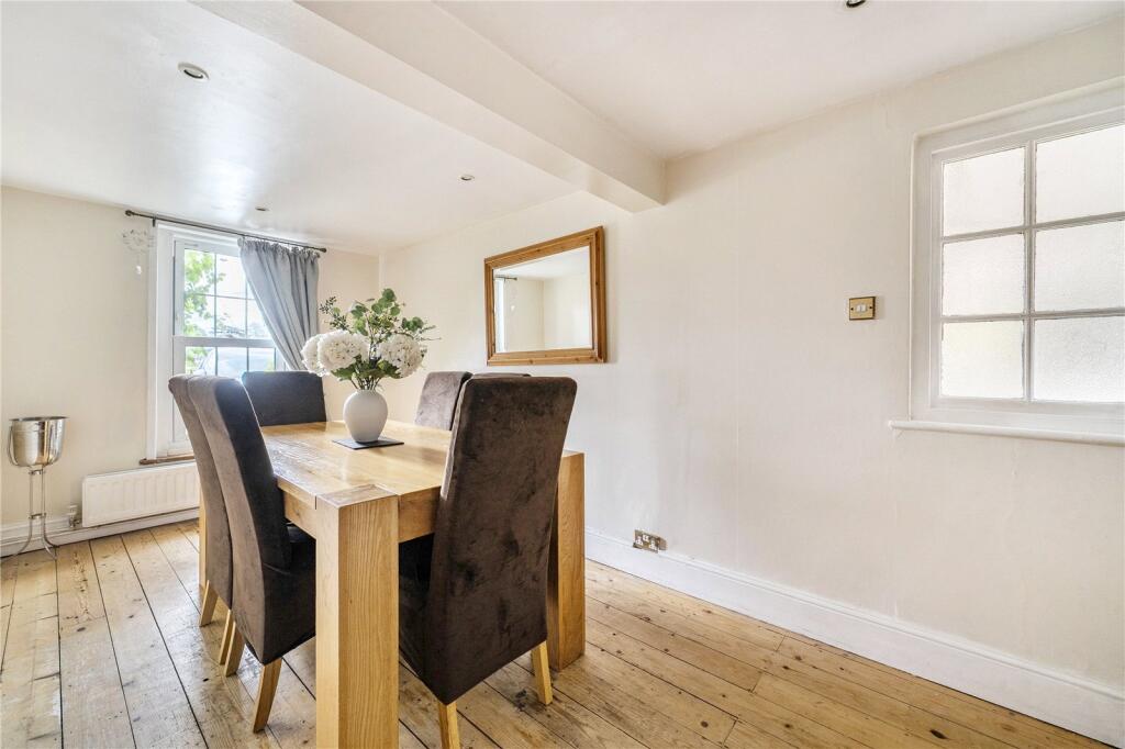 House in Surrey Heath, Windlesham - View 3