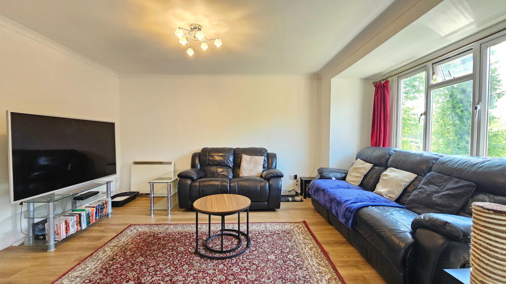 Northcroft Lane, Newbury, RG14 1BN photo 2