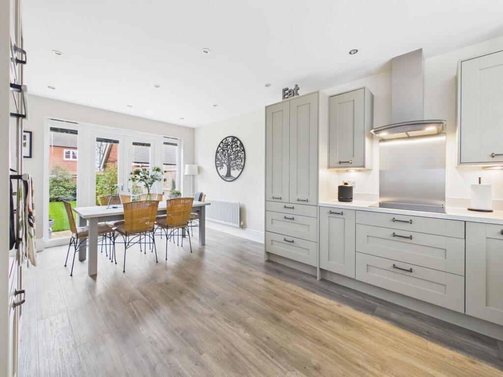 House in Towcester, West Northamptonshire - View 4