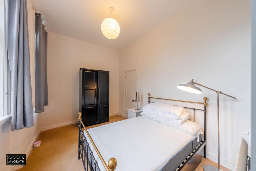 Apartment 3, Walden House, George Street, Huntingdon, Cambridgeshire, PE29 3AD photo 4