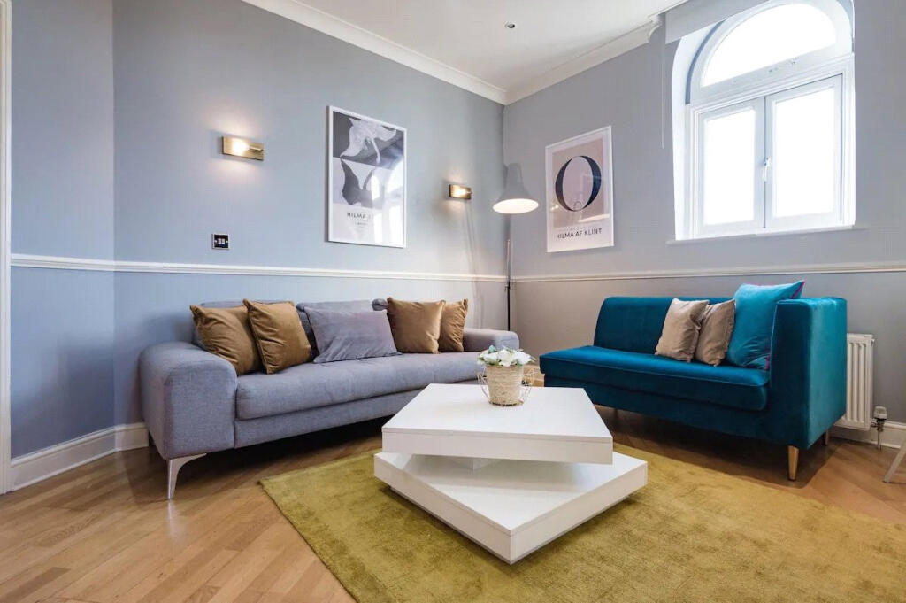 Apartment in London - View 5