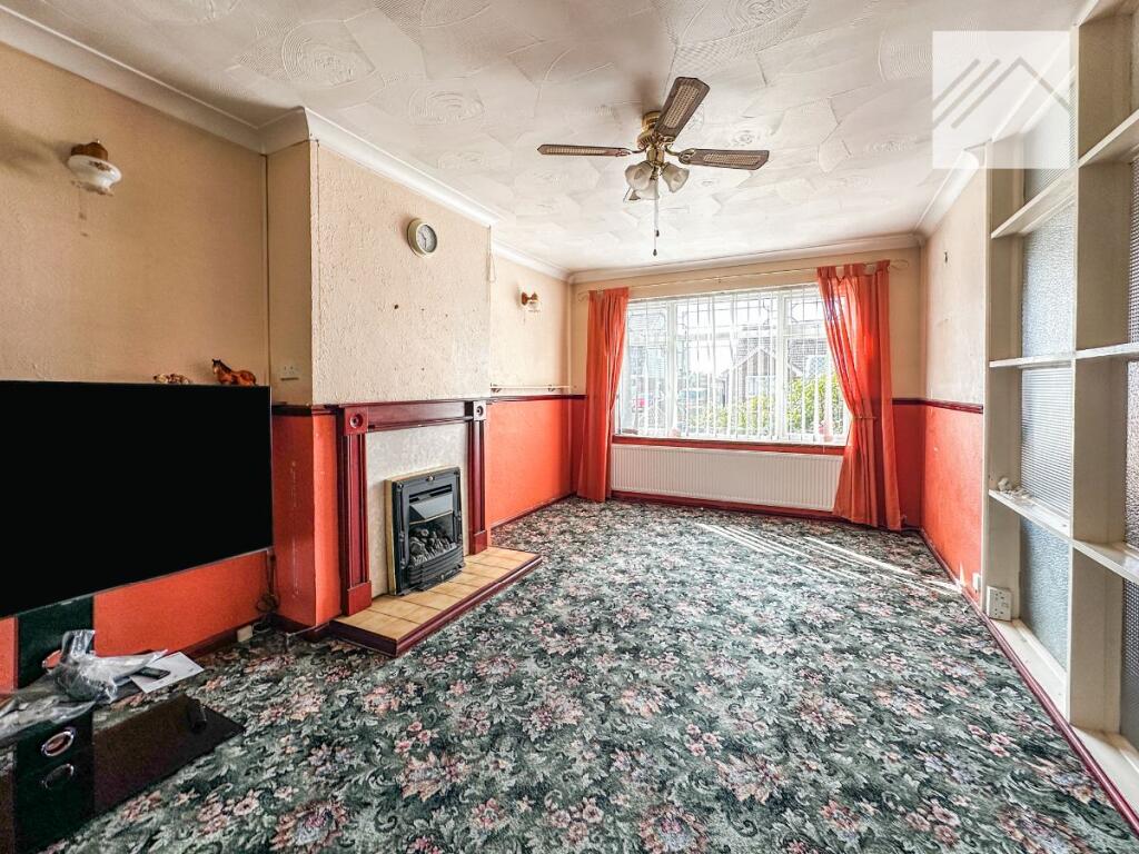 House in Castle Point, Canvey Island - More