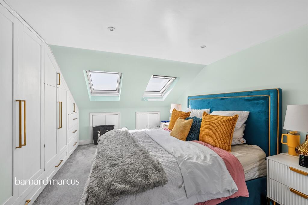 House in Reigate and Banstead, Surrey - View 4
