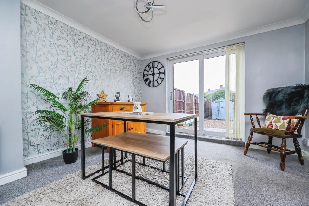 House in Nottingham, Clifton - View 5