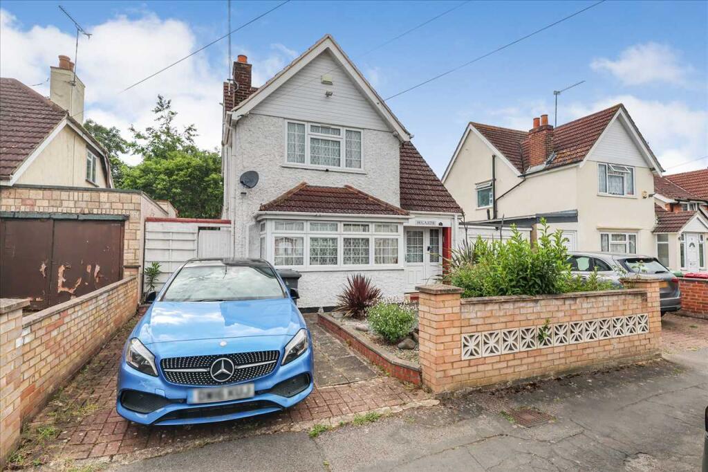 3-bed detached on Pitts Road, Slough, £825,000