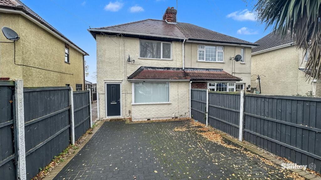 2-bed semi-detached on Edgehill Grove, Mansfield Woodhouse, NG19, £160,000