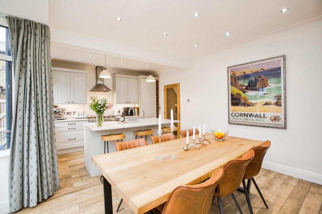 House in Halifax, Greetland, Little Bradley - View 4
