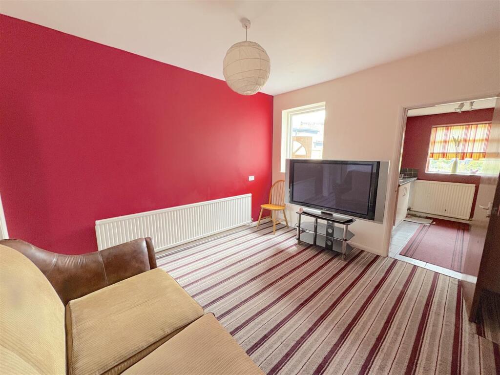 Mansfield Road, Sutton-In-Ashfield photo 4
