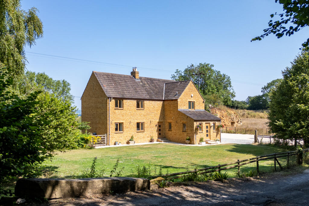 Main image of property: Lime Kiln Lane, Castle Cary, Somerset, BA7 7NX