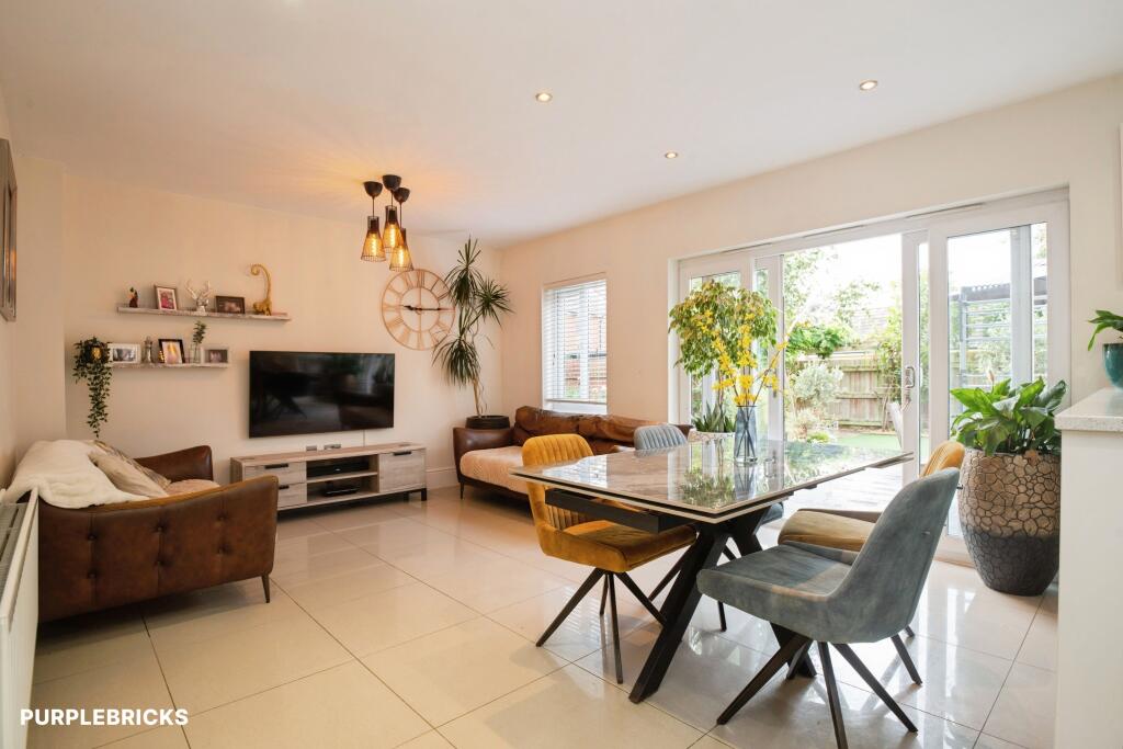 House in Newport, Mon Bank, Stow Hill - View 5