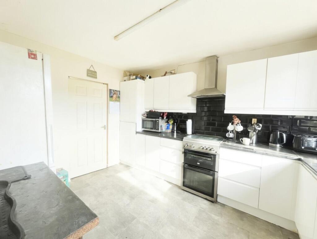 Chestnut Avenue, Summerhill, Wrexham photo 5