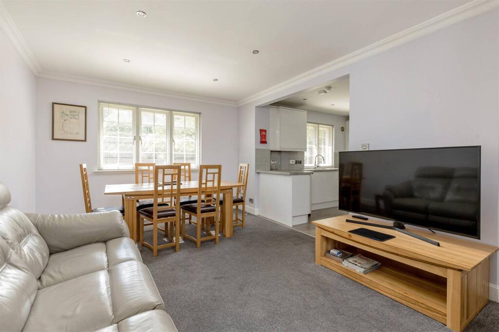 Apartment in Edinburgh, Craiglockhart - View 4