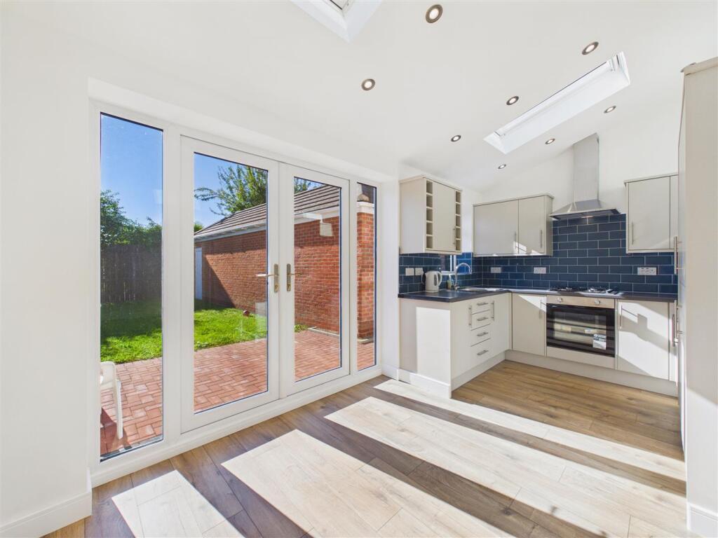 House in Hull - View 2