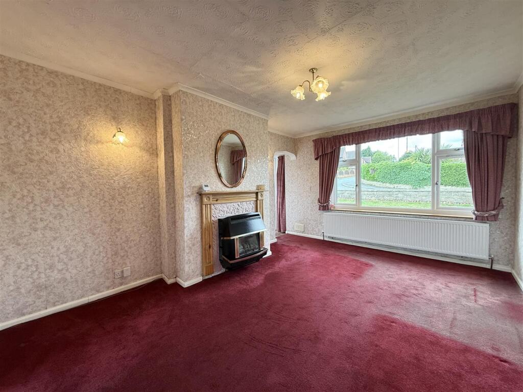 House in Huddersfield, Gilthwaites Estate, Denby Dale - View 4