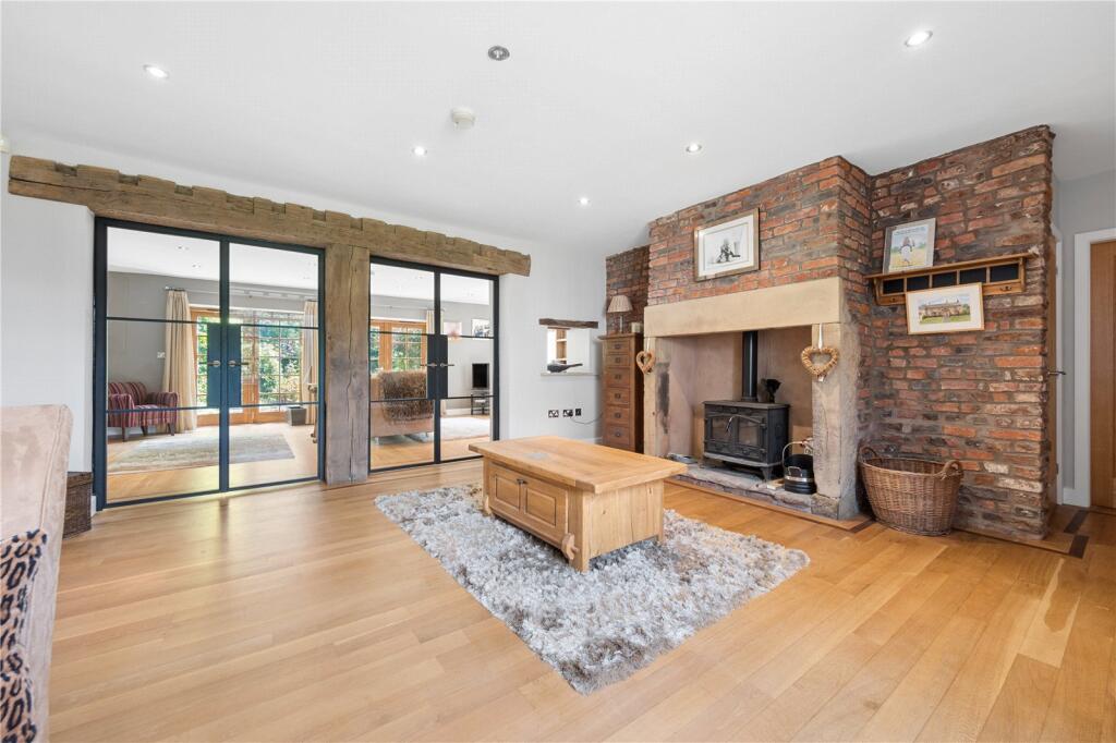 House in Fylde, Freckleton - More