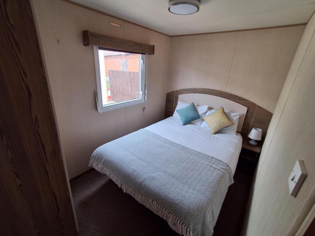 Coopers Beach Holiday Park, Church Lane East Mersea, Colchester, Essex, CO5 8TN - More