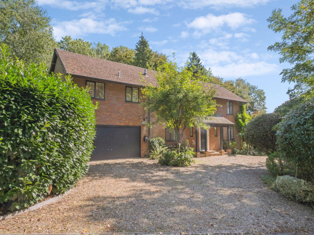 5-bed detached on The Grove, Latimer, Chesham, Buckinghamshire, HP5 1UE, £1,250,000