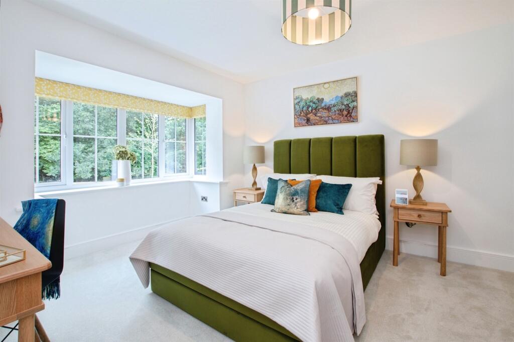 Brockhills Lane, New Milton photo 4