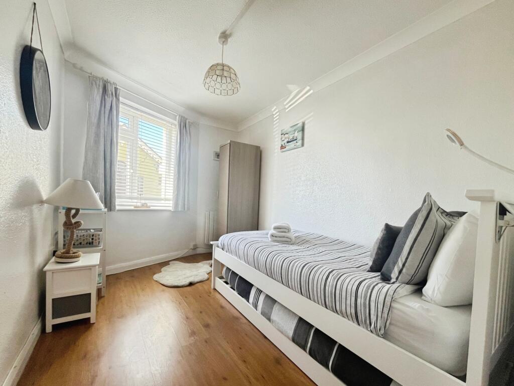 Apartment in Ventnor, Cowlease - More