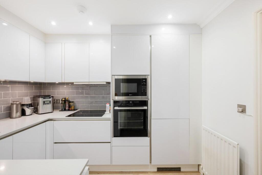 House in London - View 5