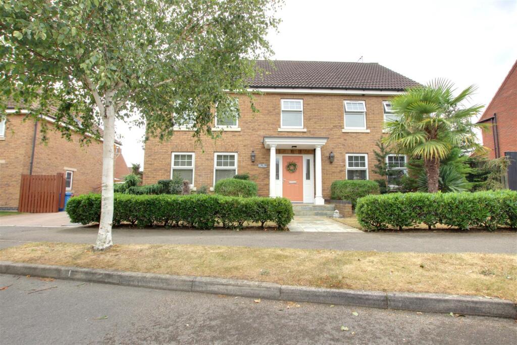 Main image of property: The Pines, Kingswood, Hull