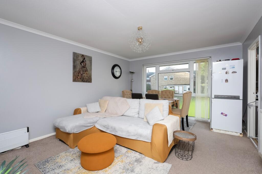 Acacia Road, Eastbourne photo 2