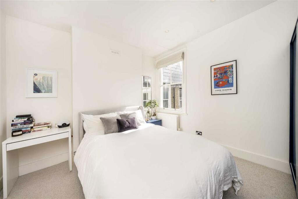 Apartment in London - View 3