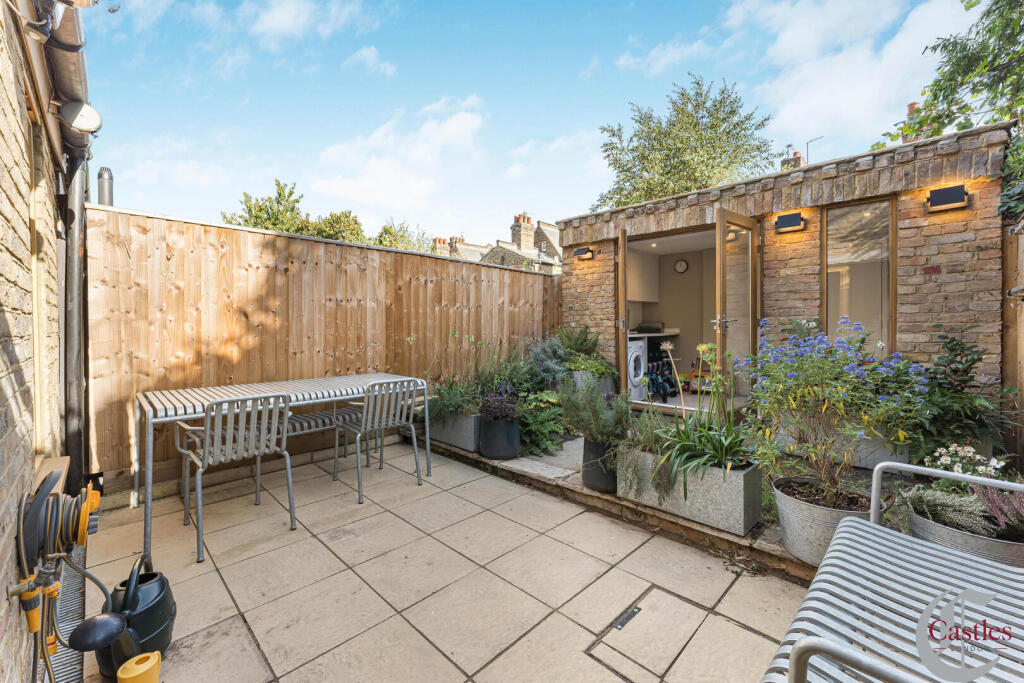 House in London - View 5
