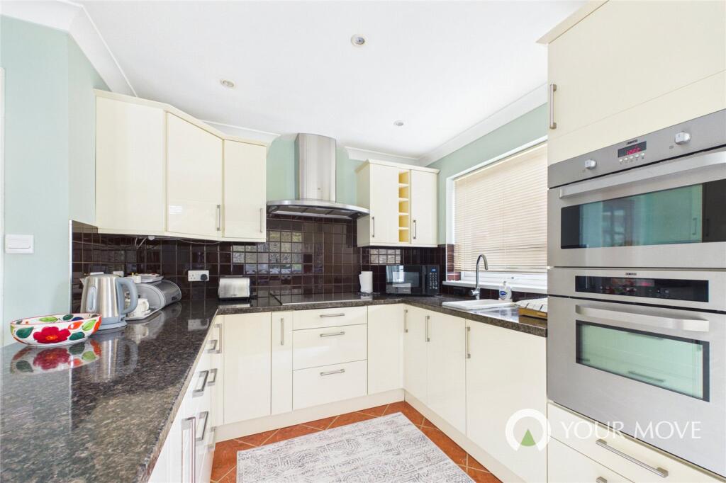 Turner Close, Ditchingham, Bungay, Norfolk, NR35 photo 4