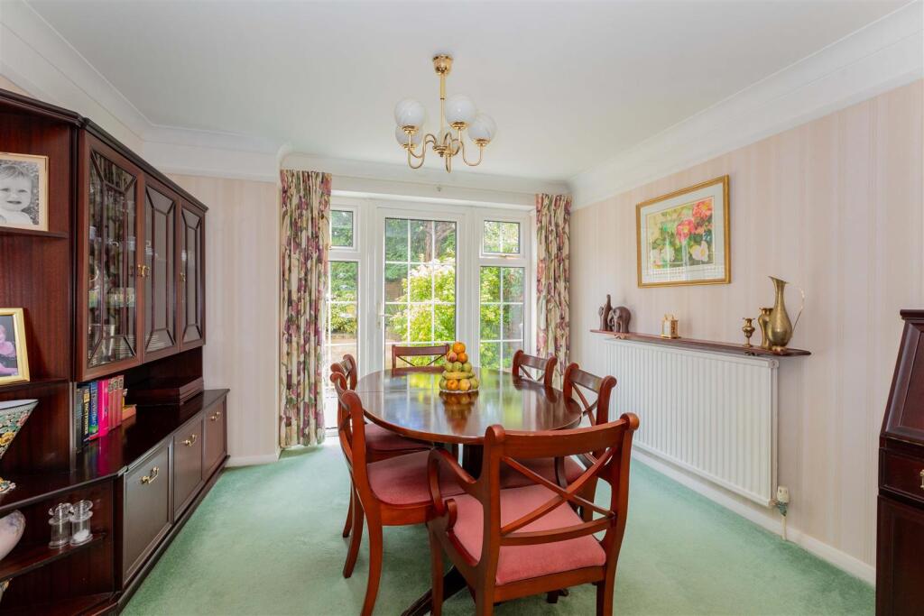 House in Maidenhead, Furze Platt - View 3