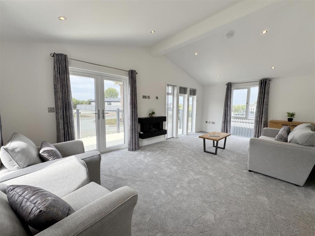 House in Truro - View 3