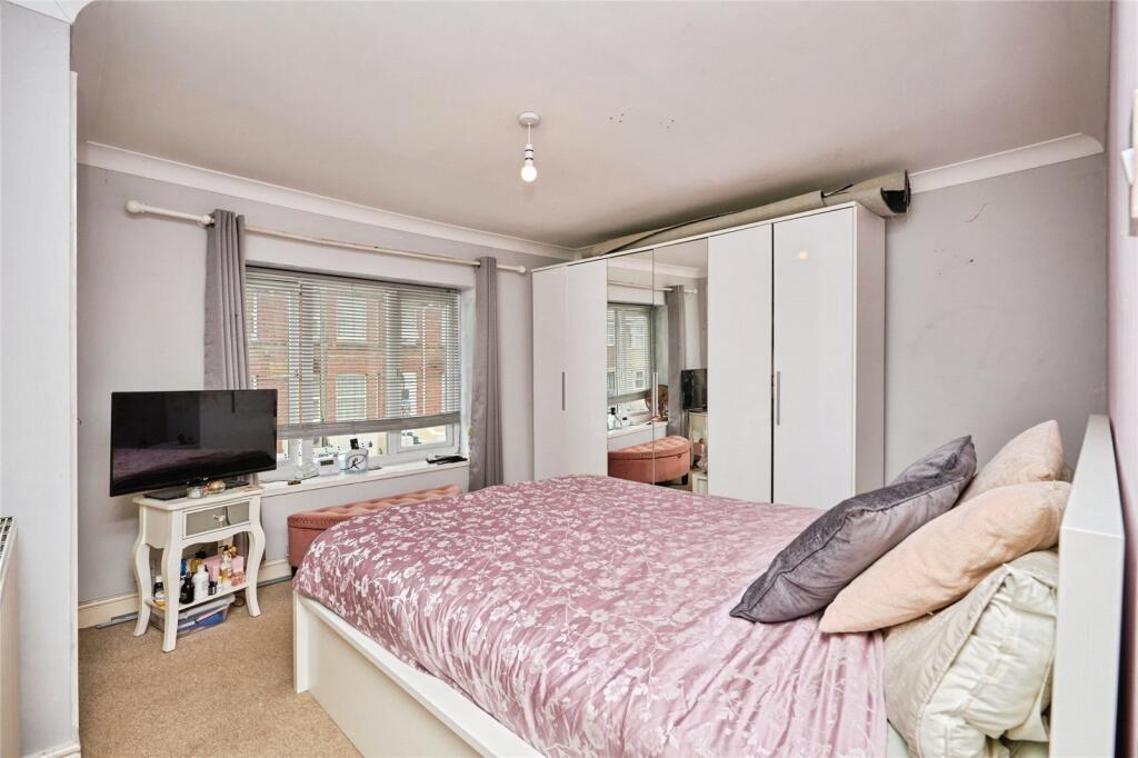 Newcomen Road, Sandown, Isle of Wight, PO36 - More
