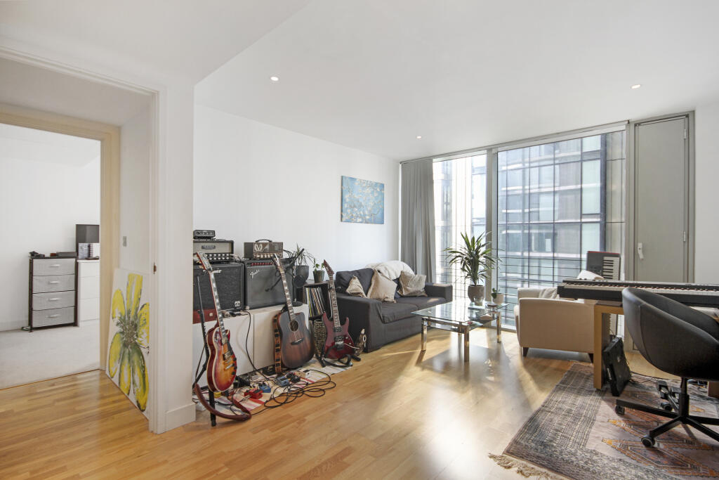 Main image of property: The Landmark, Canary Wharf, E14