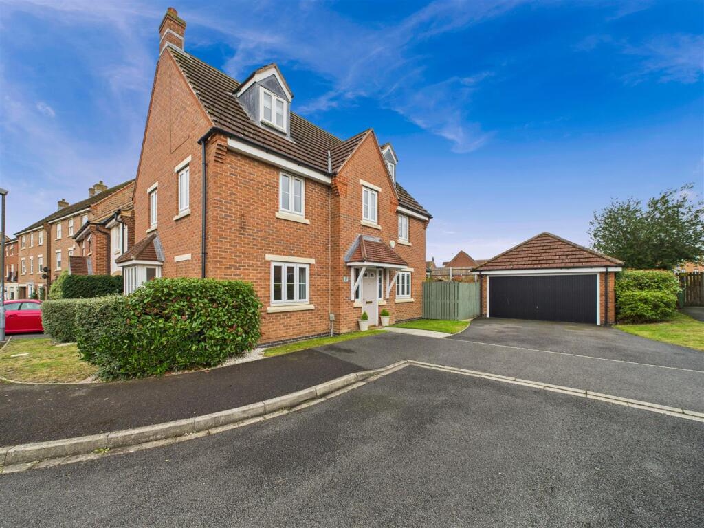 Main image of property: Harewood Crest, Brough