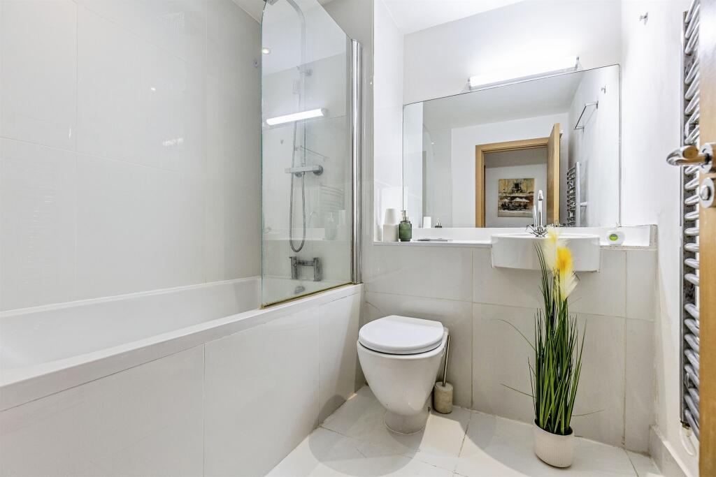 Apartment in Bristol - View 2